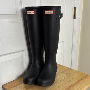Hunter Black Women's Winter & Rain Boots